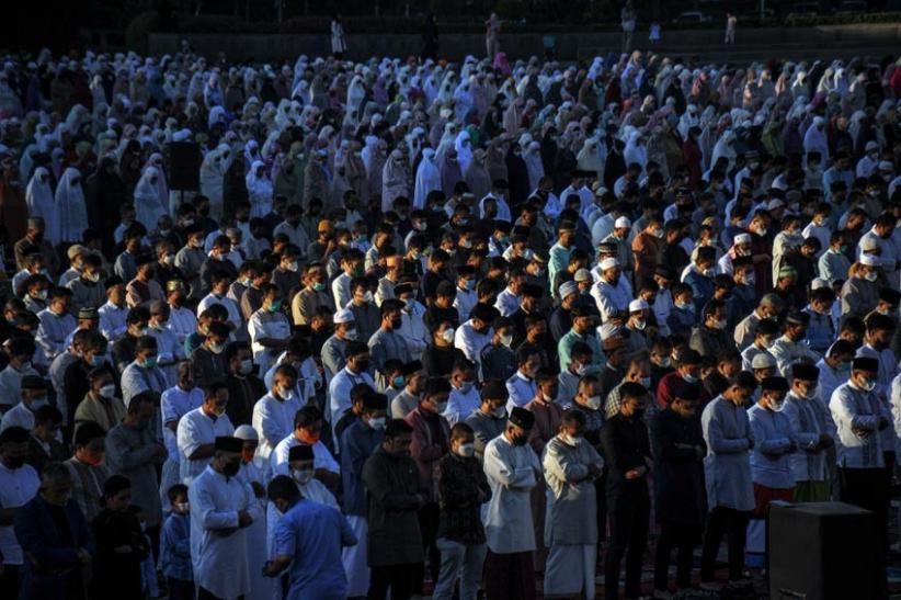  Pemprov Jabar Gelar Salat Idul Adha 1443 H di Lapangan Gasibu  - Bagian 1