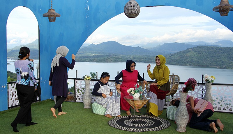 Menikmati Pemandangan Pegunungan dan Waduk dari Bukit Bollangi Gowa - Bagian 1