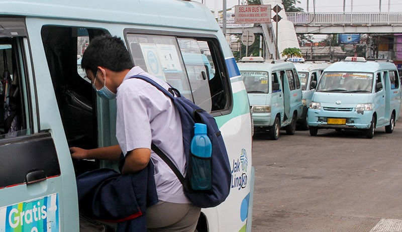 Cegah Pelecehan, Posisi Duduk Penumpang Angkot Perempuan dan Laki-Laki Dipisah - Bagian 3