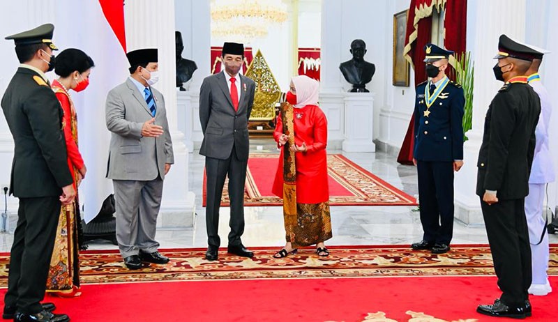Momen Kompak Presiden Jokowi dan Prabowo saat Pelantikan Perwira TNI-Polri di Istana - Bagian 3