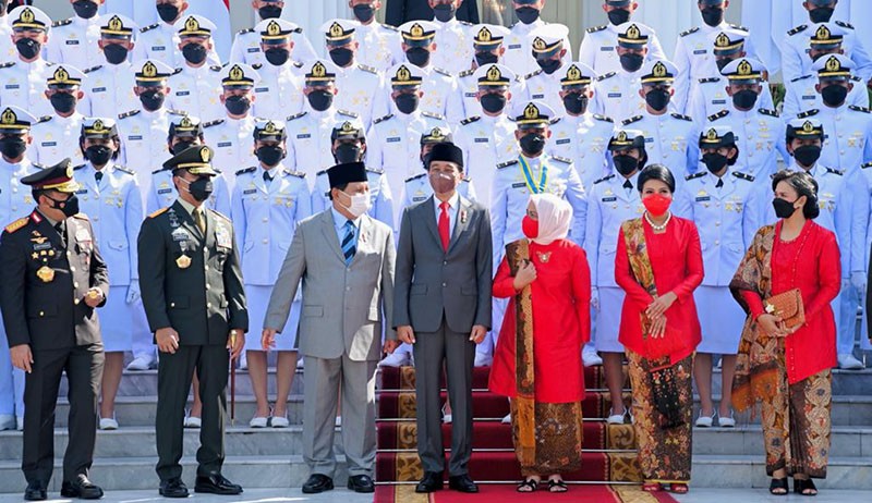 Momen Kompak Presiden Jokowi dan Prabowo saat Pelantikan Perwira TNI-Polri di Istana - Bagian 1