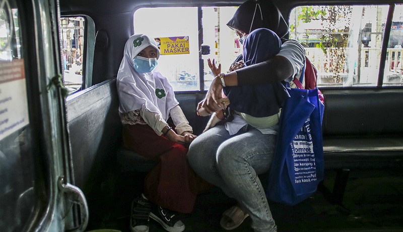 Rencana Pemisahan Penumpang Angkot Laki dan Perempuan Dibatalkan - Bagian 2