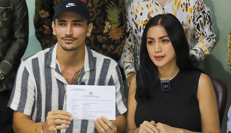 Ekspresi Jessica Iskandar Kena Tipu, Rugi Rp10 Miliar dan 11 Mobil Mewah - Bagian 4