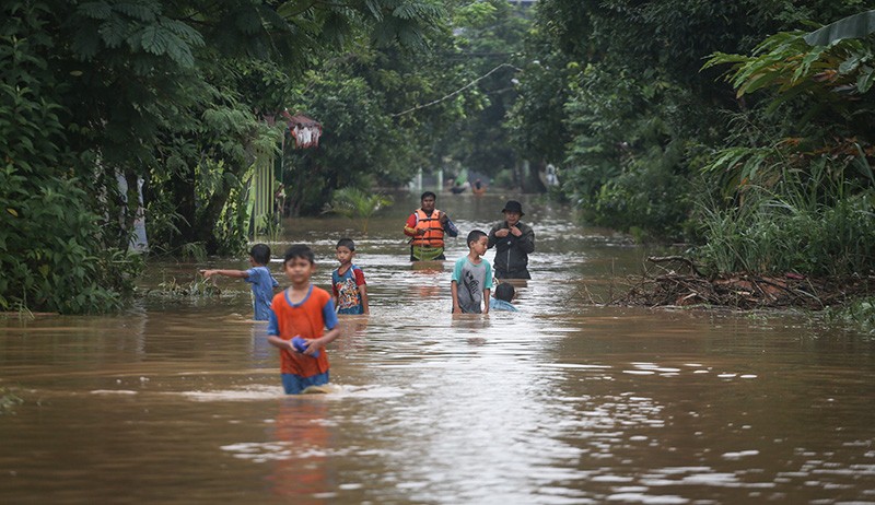Hujan Deras Semalaman hingga Tanggul Jebol, Perumahan di Depok Terendam Banjir - Bagian 2