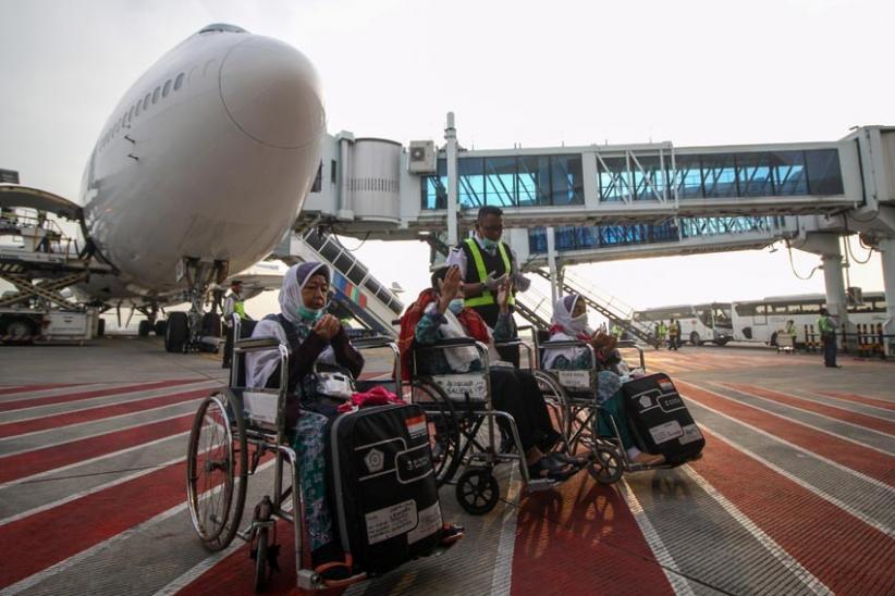 Jamaah Haji Kloter Pertama Tiba di Tanah Air - Bagian 2