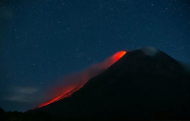 Gunung Merapi Alami 43 Guguran Lava Selama Sepekan