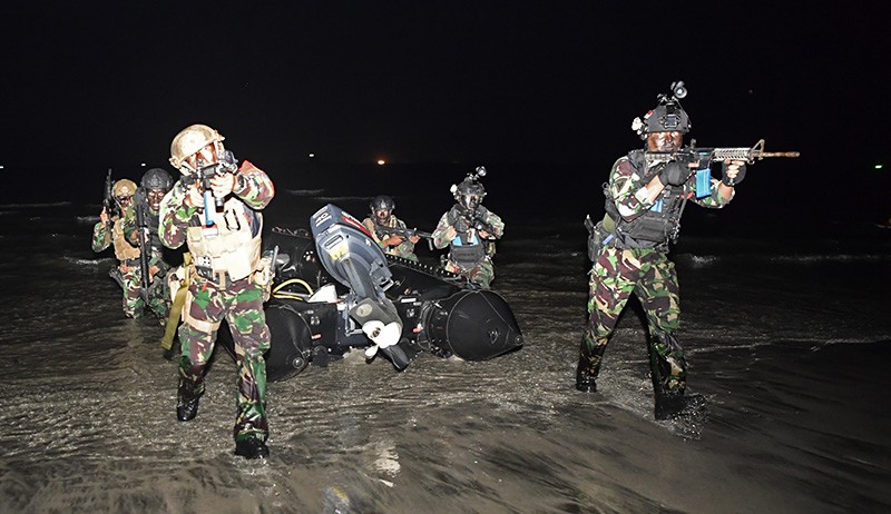 Senyap, Kopaska TNI Menyusup melalui Tabung Peluncur Torpedo Kapal Selam - Bagian 2