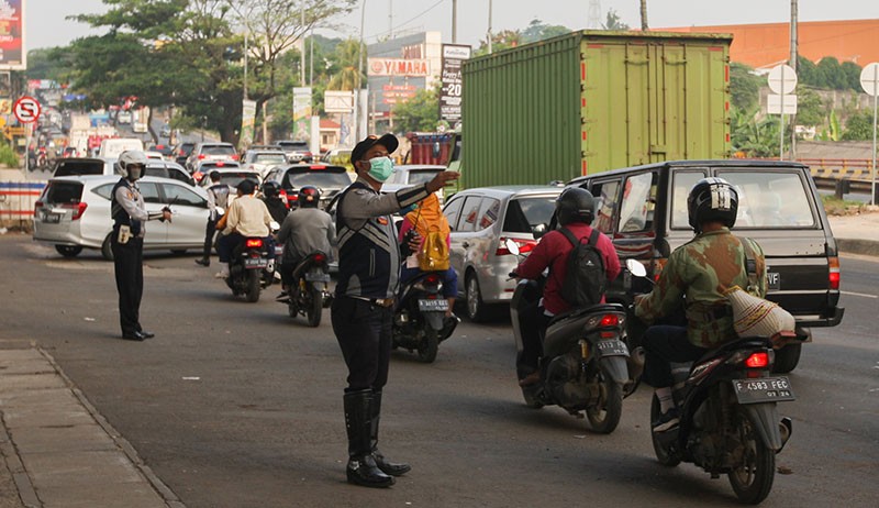 U-Turn dan Lampu Merah Simpang Cibubur CBD Ditutup Pasca Kecelakaan Maut - Bagian 4