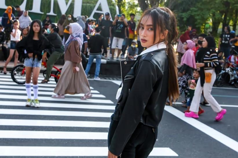 Demam Citayam, Ini Potret Aksi Remaja Semarang di Simpang Lima Fashion Week - Bagian 7