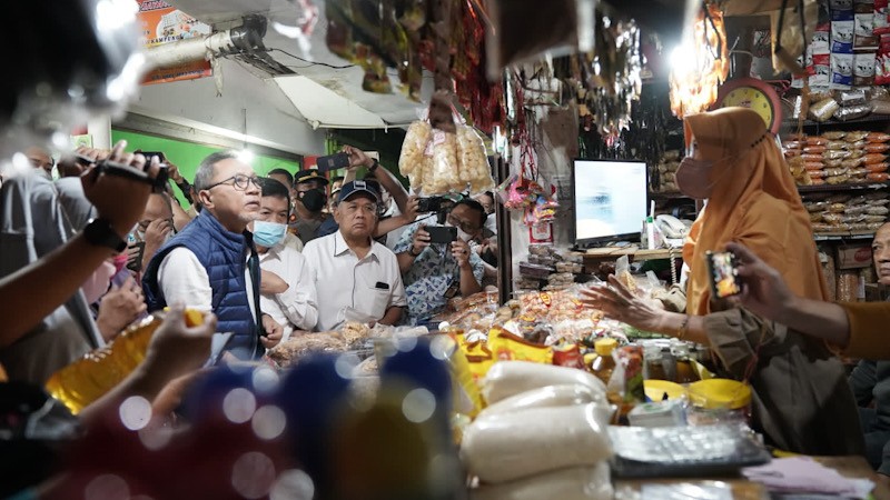 Kembali Pantau Pasar,  Mendag Zulhas: Minyak Goreng Curah di Jawa Tengah Rata-Rata Turun Menjadi Rp12.500/Liter - Bagian 1
