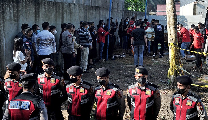 Suasana Pembongkaran Makam Brigadir J untuk Autopsi Ulang - Bagian 3