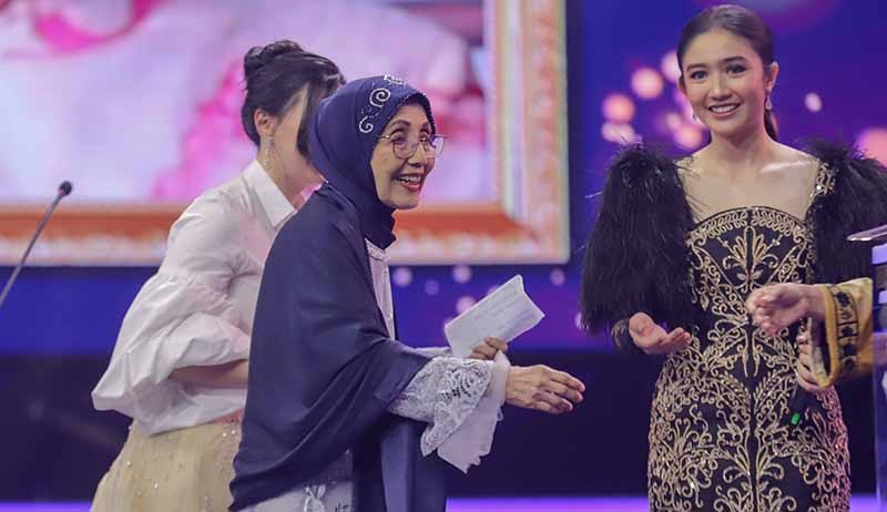 Aktris Senior Nani Wijaya Raih Lifetime Achievment di IDSA 2022 - Bagian 2