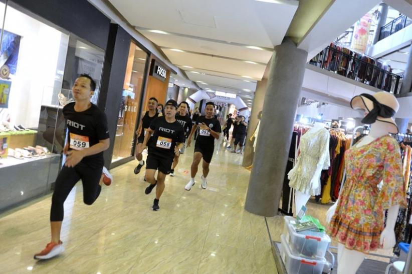 Begini Keseruan Lomba Lari di Dalam Mal - Bagian 2