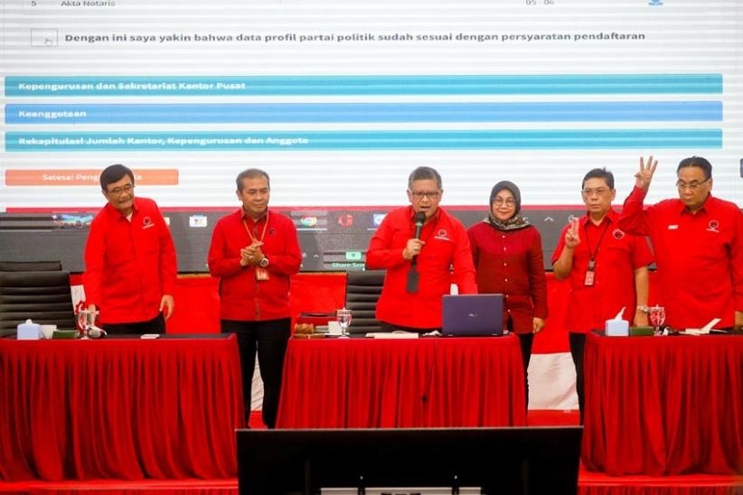 PDI Perjuangan Kirimkan Data ke Sipol KPU Secara Online - Bagian 1