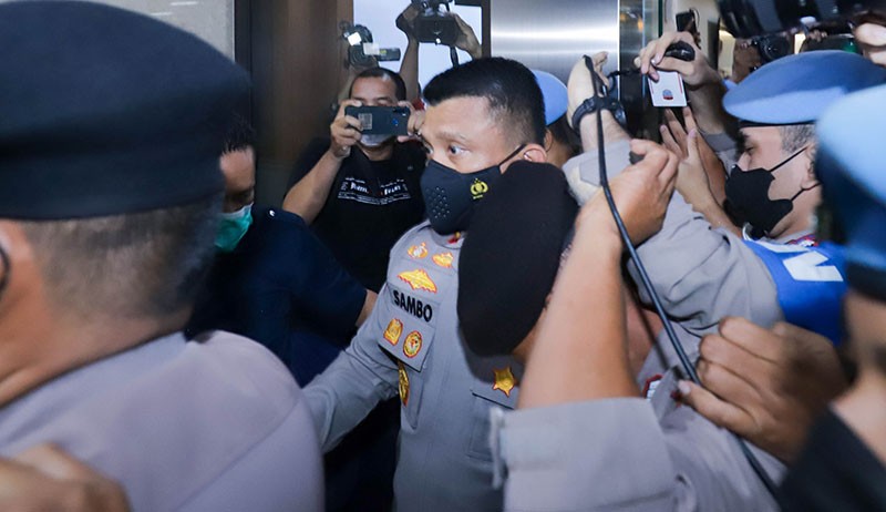 Ekspresi Irjen Ferdy Sambo Diperiksa 7 Jam di Bareskrim - Bagian 2