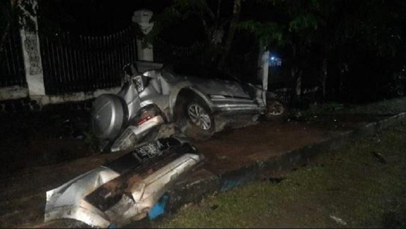 Minibus Melaju Kencang lalu Masuk Parit di Jayapura, Pengemudinya Ternyata Mabuk