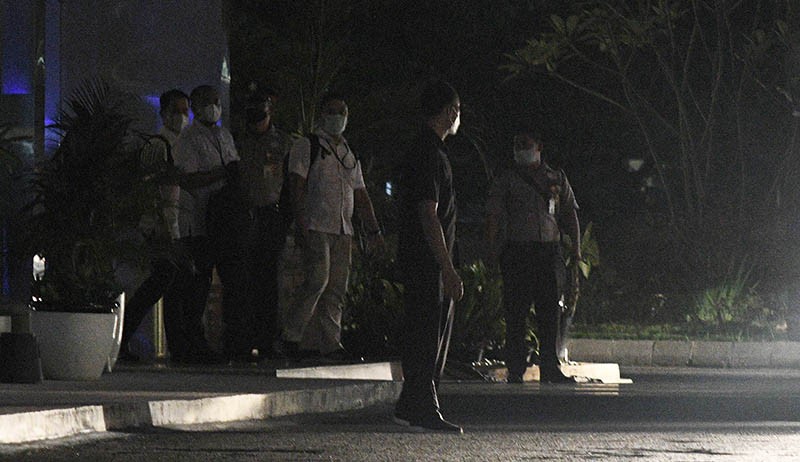 Cari Bukti Dugaan Suap, KPK Geledah Gedung Plaza Summarecon Bekasi - Bagian 2
