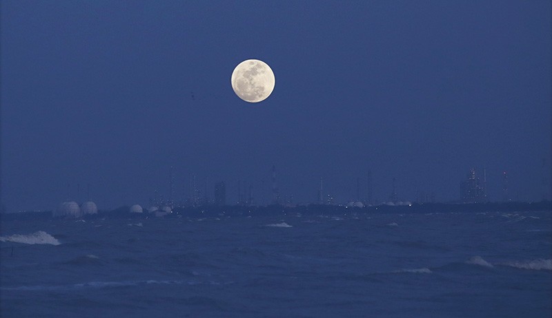 Penampakan Supermoon Terakhir Tahun 2022, Terlihat hingga Jumat Malam Ini - Bagian 1