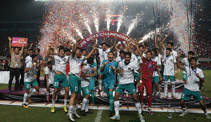 Timnas Indonesia U-16 Juara Piala AFF, Bima Sakti Bawa Jersey Alfin Lestaluhu - Bagian 2