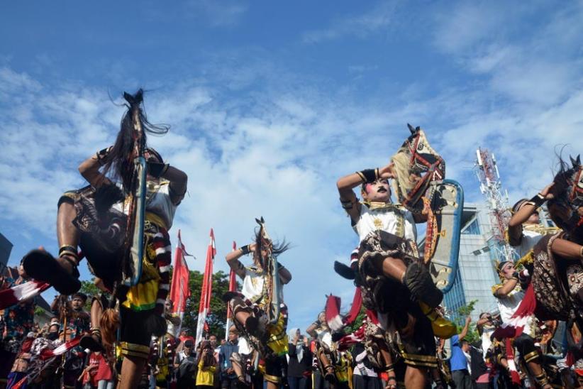 1.050 Seniman Ramaikan Gelaran Gamelan Kolosal Peringati HUT ke-72 Provinsi Jateng - Bagian 1