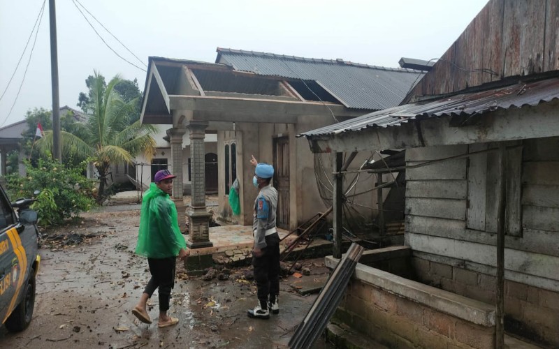 Diterjang Puting Beliung, 70 Rumah Warga Ranggas Bangka Selatan Rusak