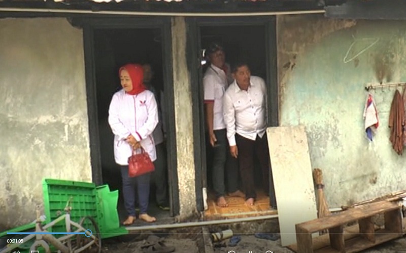 Partai Perindo Bantu dan Hibur Korban Kebakaran di OKU Selatan 
