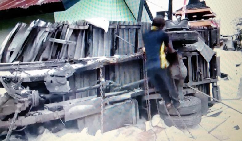 Truk Boks Tabrak Mobil dan Motor di Jalur Tengkorak Temanggung-Wonosobo, Sopir Tewas