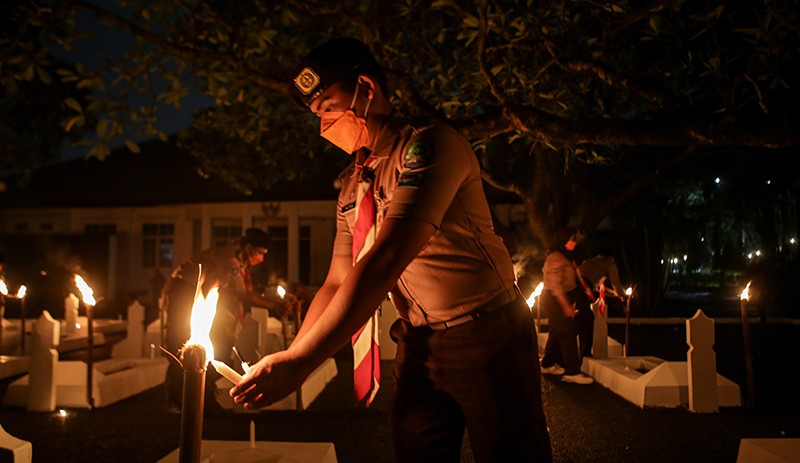 Malam Renungan Suci  di Taman Makam Pahlawan - Bagian 3