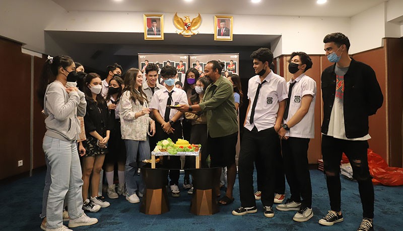 Syukuran Tayang Perdana Sinetron Serigala Bucin - Bagian 1