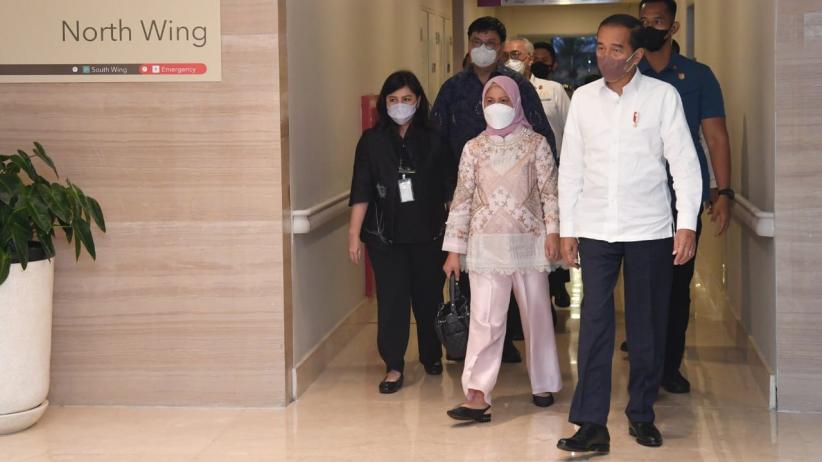 Foto Presiden Jokowi Sambut Kelahiran Cucu Kelima dari Bobby-Kahiyang - Bagian 4