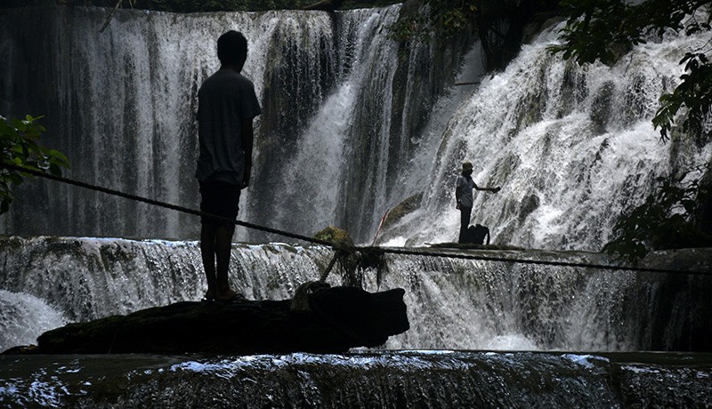 Indahnya Air Terjun Piala Memiliki Pola Bertingkat di Banggai Sulawesi Tengah - Bagian 2