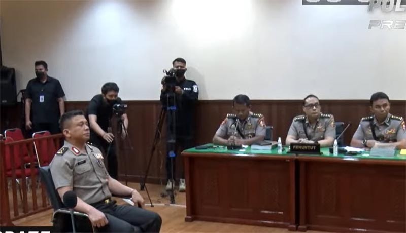 Foto-Foto Sidang Etik Irjen Ferdy Sambo, Begini Ekspresi Sang Jenderal Bintang Dua - Bagian 3
