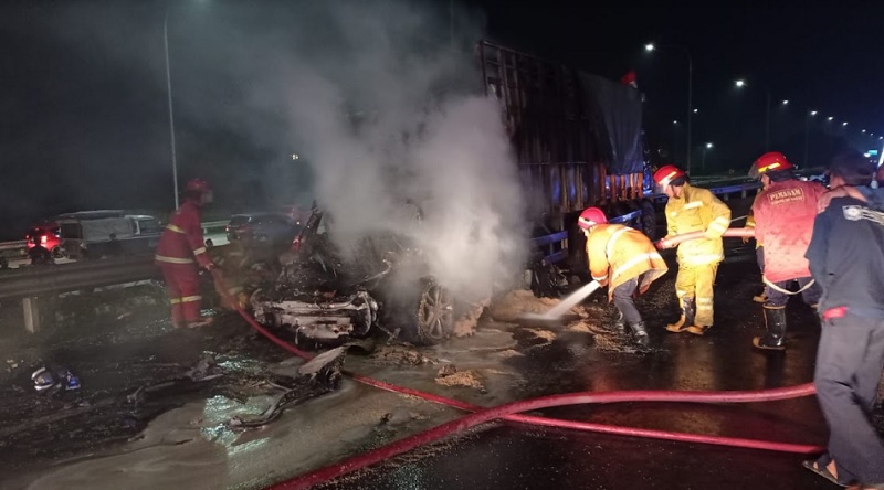 Kronologi Lengkap Sopir Porsche Warga Samarinda Tewas Terbakar di Jagorawi