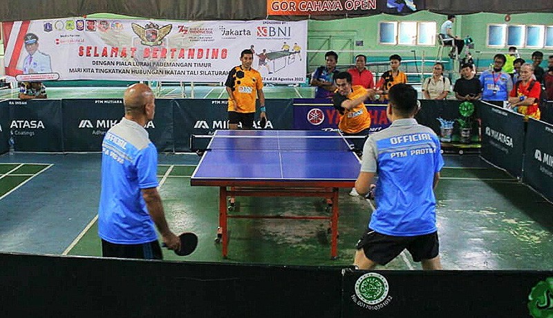 Atlet David Jacobs Ramaikan Turnamen Tenis Meja Piala Lurah Pademangan Timur - Bagian 1