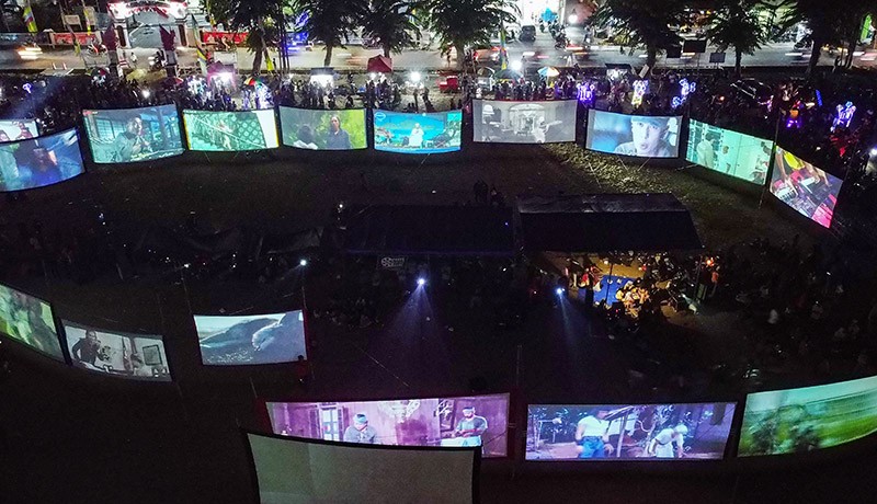 Nonton Gratis, 30 Layar Tancap Dipasang saat Festival di Cibitung - Bagian 1