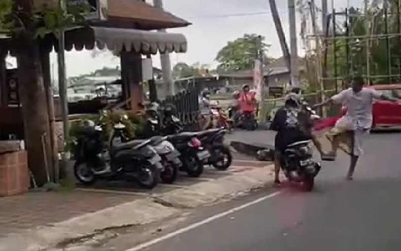 Pria yang Ngamuk dan Acungkan Pisau di Kerobokan Diduga Depresi