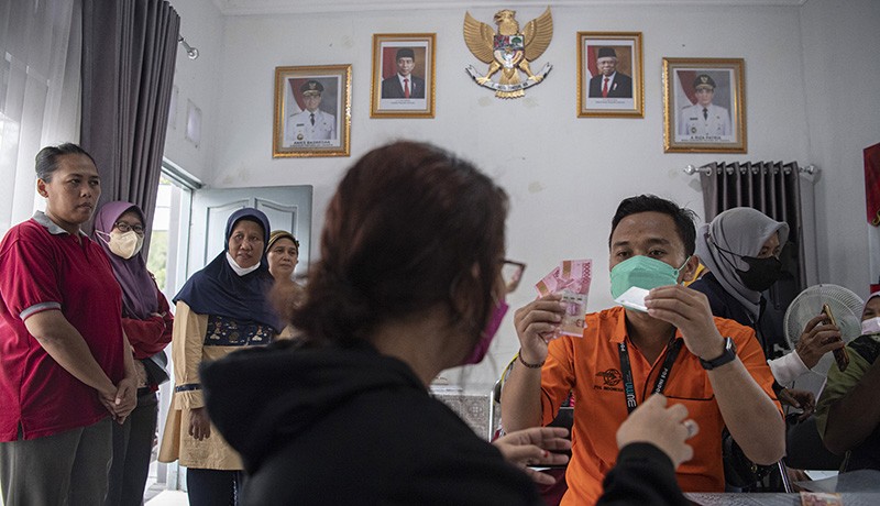 BLT Pengalihan Subsidi Total Rp600.000 Mulai Disalurkan - Bagian 2
