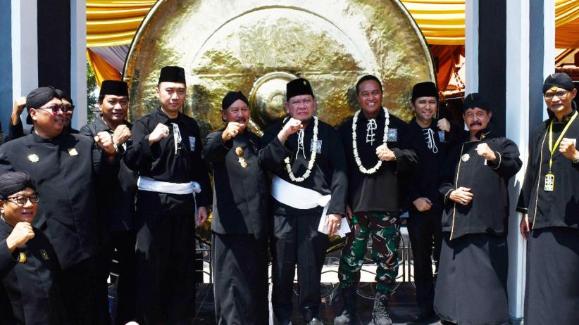 Panglima TNI dan Ketua DPD RI Hadiri Peringatan 100 Tahun Terate Emas untuk Dunia  - Bagian 1