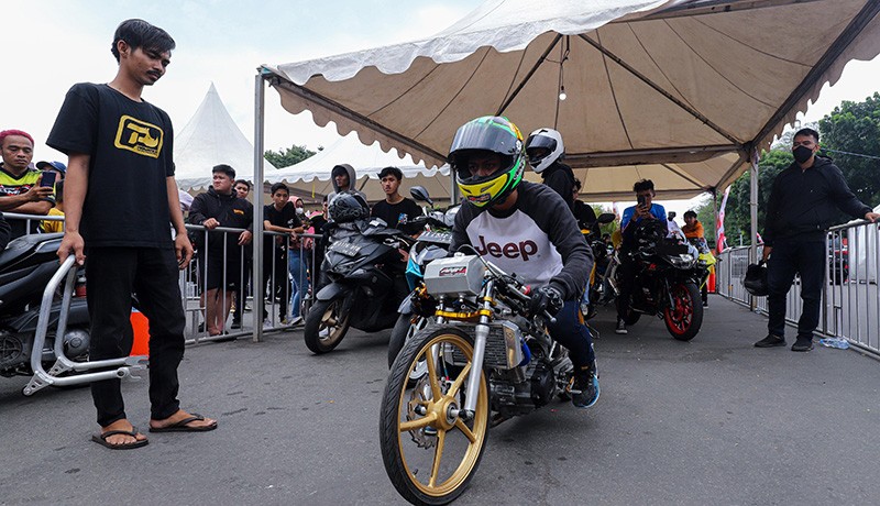 Aksi Para Pembalap Jalanan Turun di Street Race Polda Metro Jaya - Bagian 4