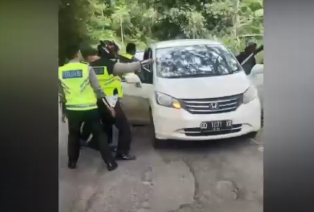 Detik-detik Polisi Tangkap 5 Pelaku Pencuri Emas di Jalan Raya