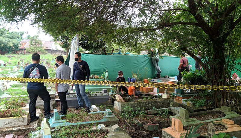 Begini Suasana Autopsi Jenazah Albar Mahdi Santri Pondok Pesantren Gontor  - Bagian 1