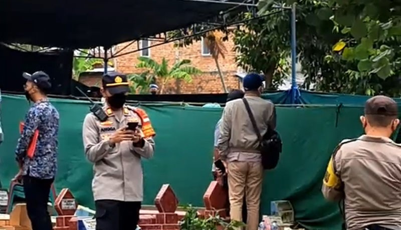 Begini Suasana Autopsi Jenazah Albar Mahdi Santri Pondok Pesantren Gontor  - Bagian 3