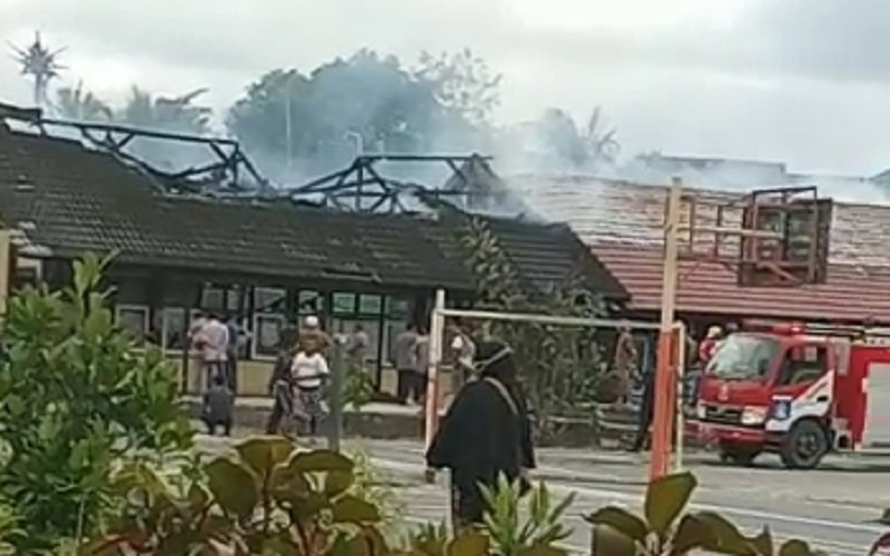 Gedung SMPN 1 Praya Barat Loteng Kebakaran