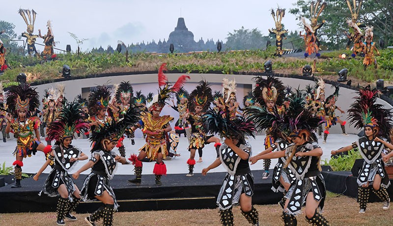 Komunitas Lima Gunung Meriahkan Indonesia Bertutur di Candi Borobudur - Bagian 1