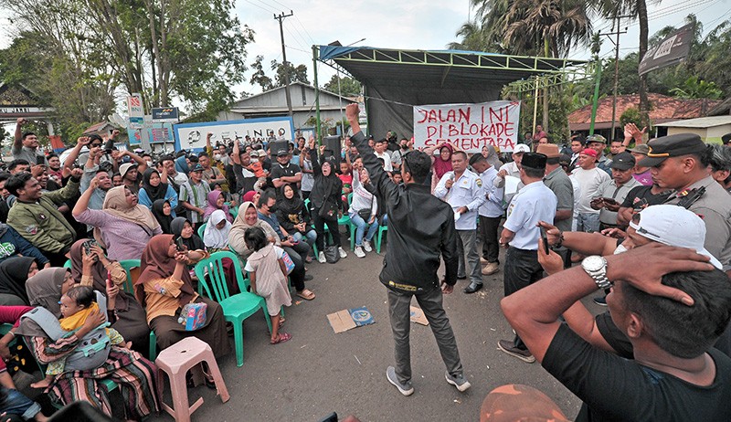 Akses Menuju Kawasan Industri Muarojambi Lumpuh Diblokir, Ini Syarat Jalan Dibuka - Bagian 1