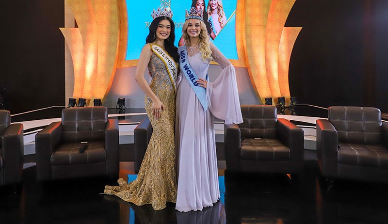 Miss World 2021 Karolina Bielawska Beri Dukungan kepada Finalis Miss Indonesia 2022 - Bagian 5