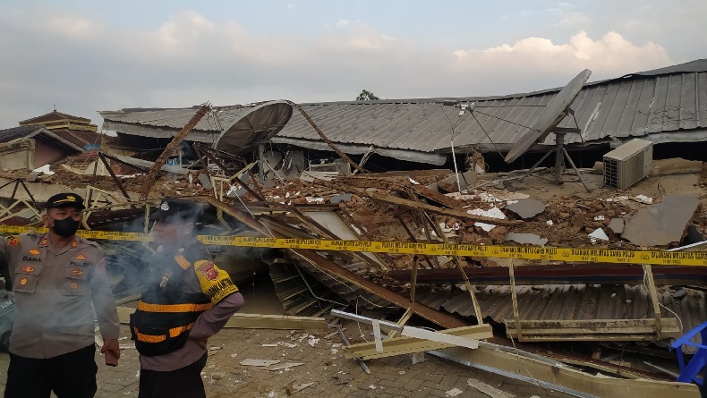Heboh, Minimarket di Pasirjambu Kabupaten Bandung Roboh Rata Tanah