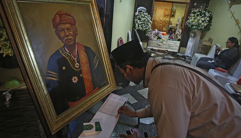 Suasana Rumah Duka Almarhum Azyumardi Azra  - Bagian 1