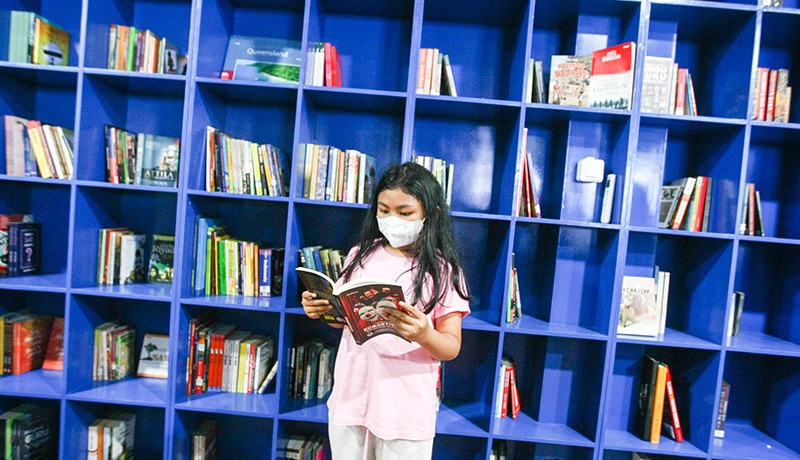 Mengunjungi Perpustakaan Taman Literasi Martha Christina Tiahahu - Bagian 1
