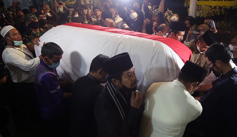 Jenazah Azyumardi Azra Dimakamkan di TMP Kalibata - Bagian 1